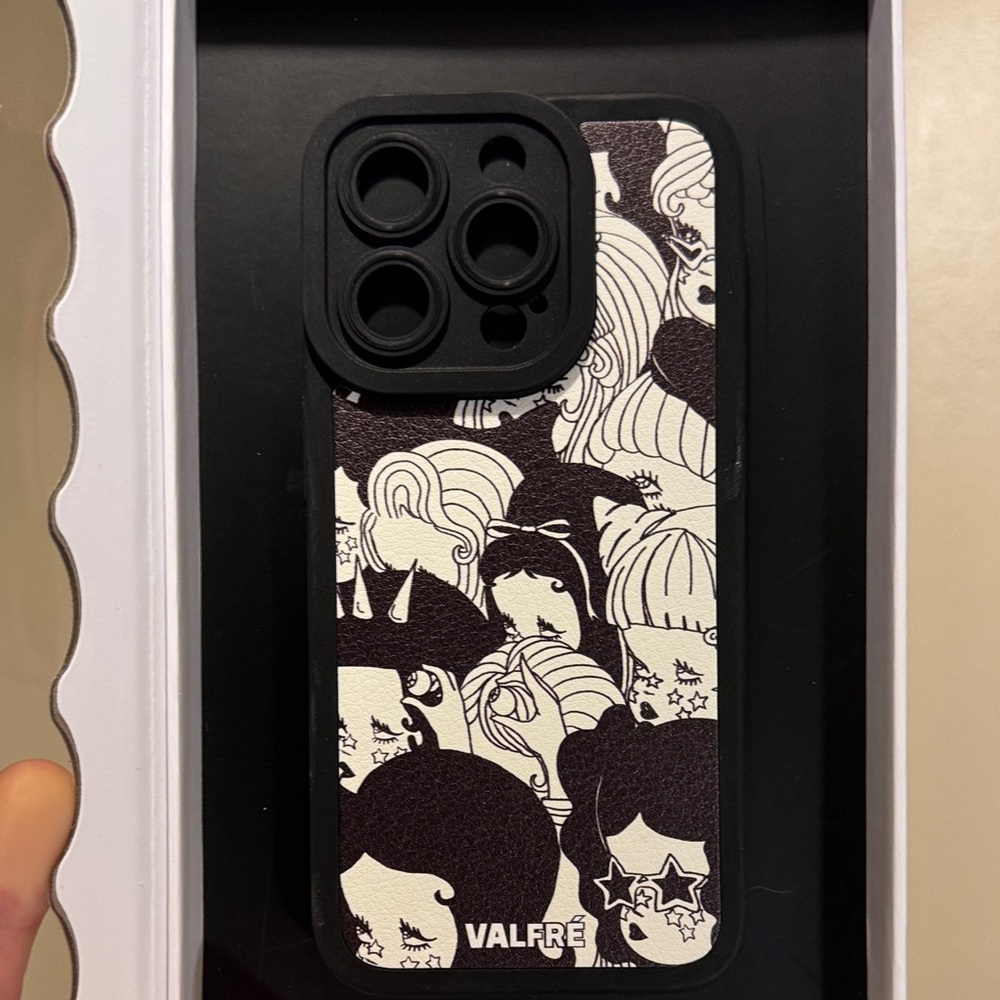 Valfre Black and White Phone Case - Picture 4 of 5